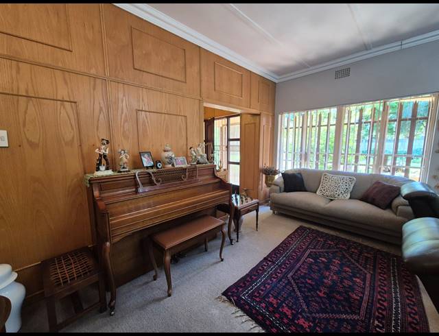 6 BEDROOM HOUSE FOR SALE IN THREE RIVERS